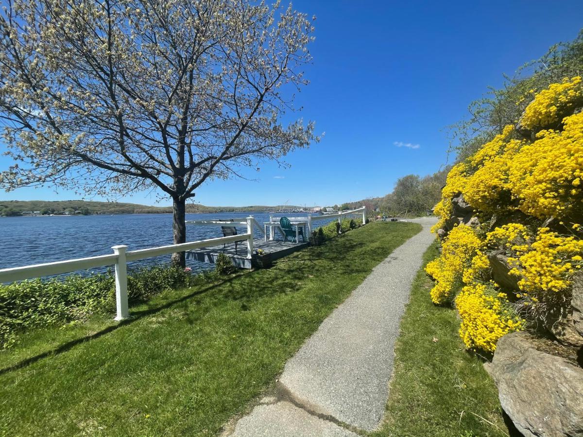 Waterfront Home With A View グロトン エクステリア 写真