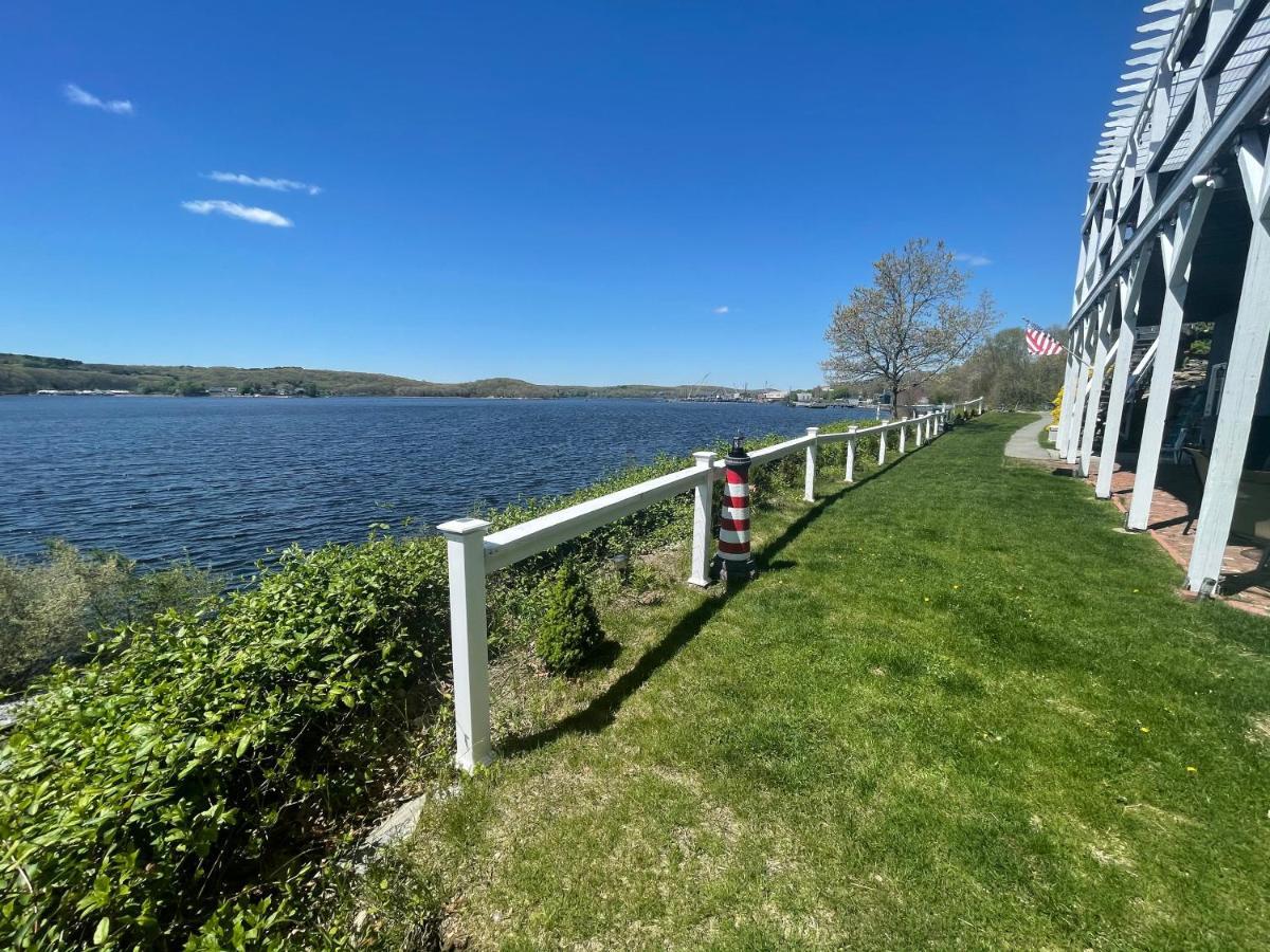 Waterfront Home With A View グロトン エクステリア 写真