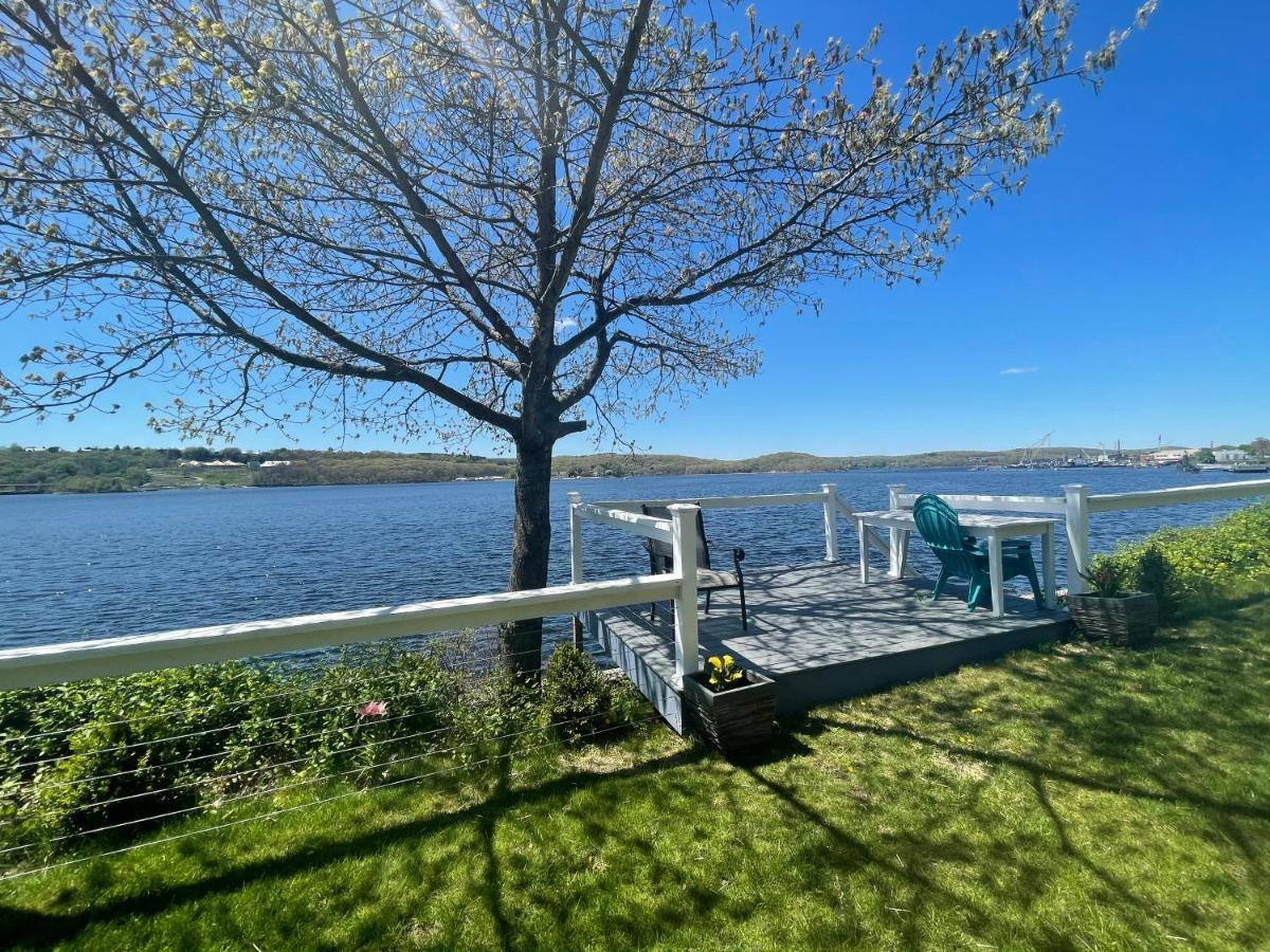 Waterfront Home With A View グロトン エクステリア 写真