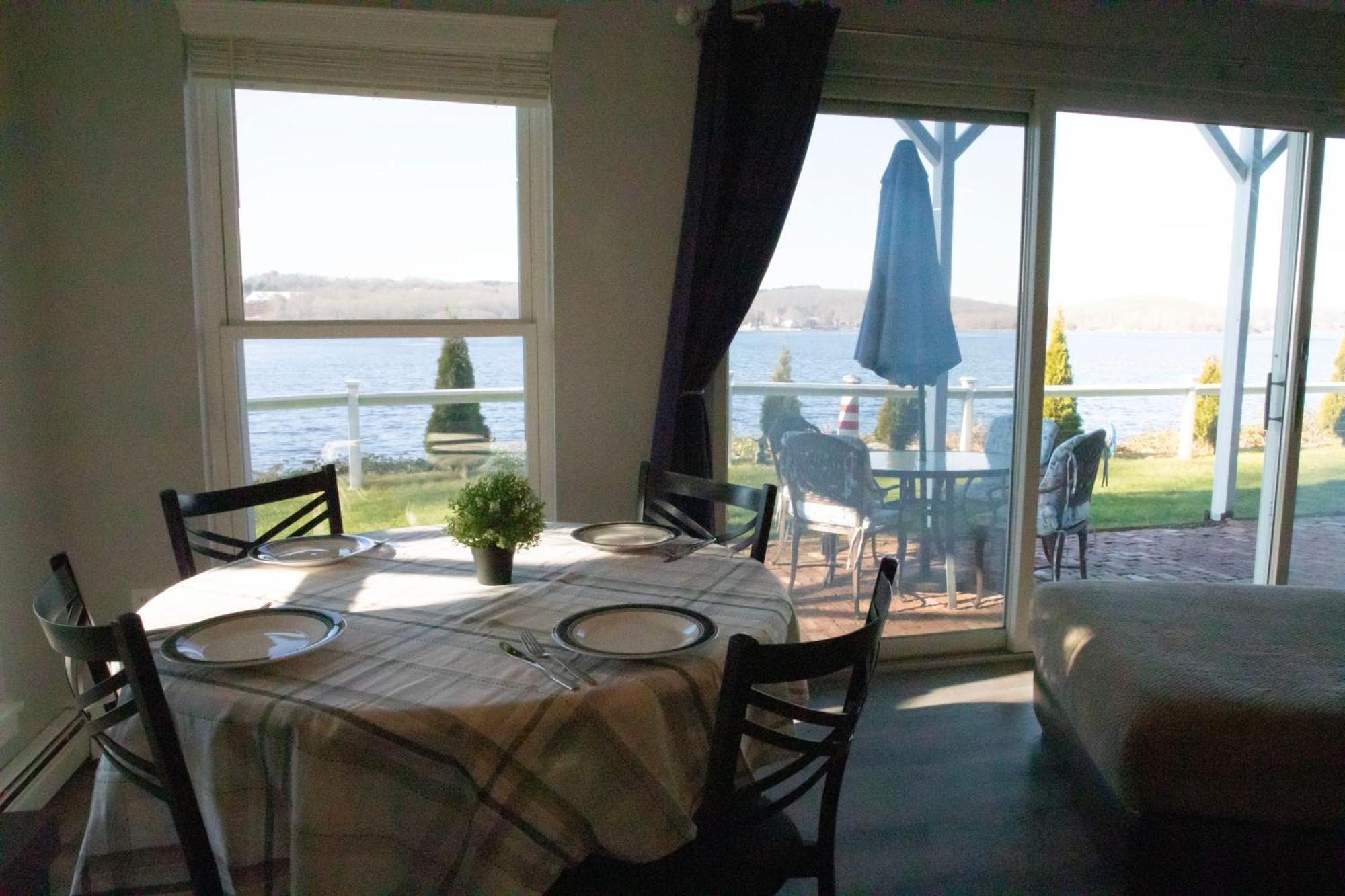 Waterfront Home With A View グロトン エクステリア 写真