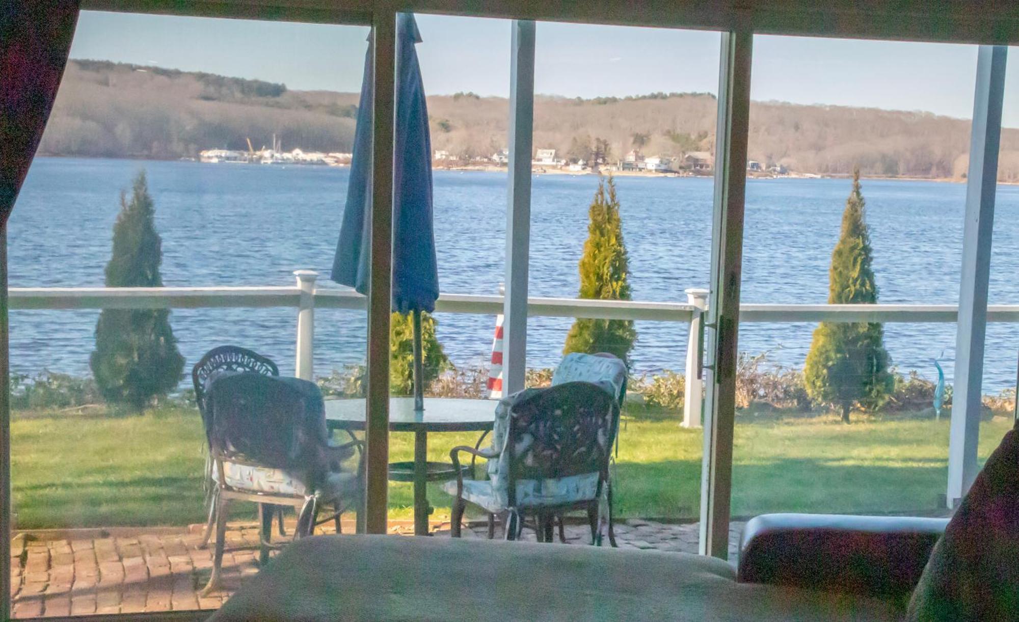 Waterfront Home With A View グロトン エクステリア 写真